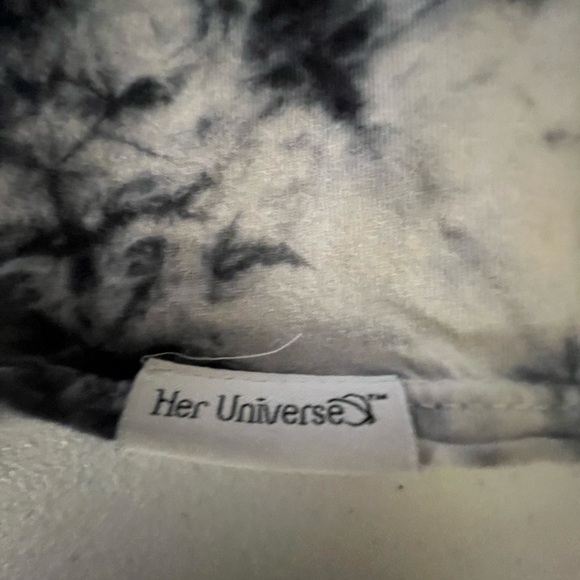 STAR WARS (DISNEY) TIE DYE PULLOVER SHIRT BY HER UNIVERSE. SIZE LARGE. - Picture 4 of 9